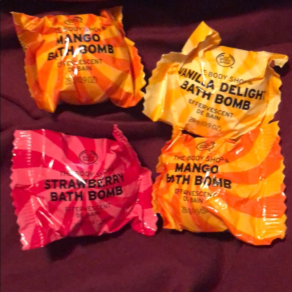 4 mini bath bombs